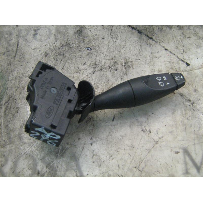 Recambio de mando limpia para ford fiesta (cbk) ghia referencia OEM IAM   