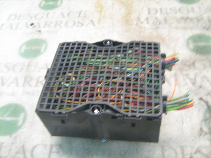 Recambio de caja reles / fusibles para ford fiesta (cbk) ghia referencia OEM IAM   