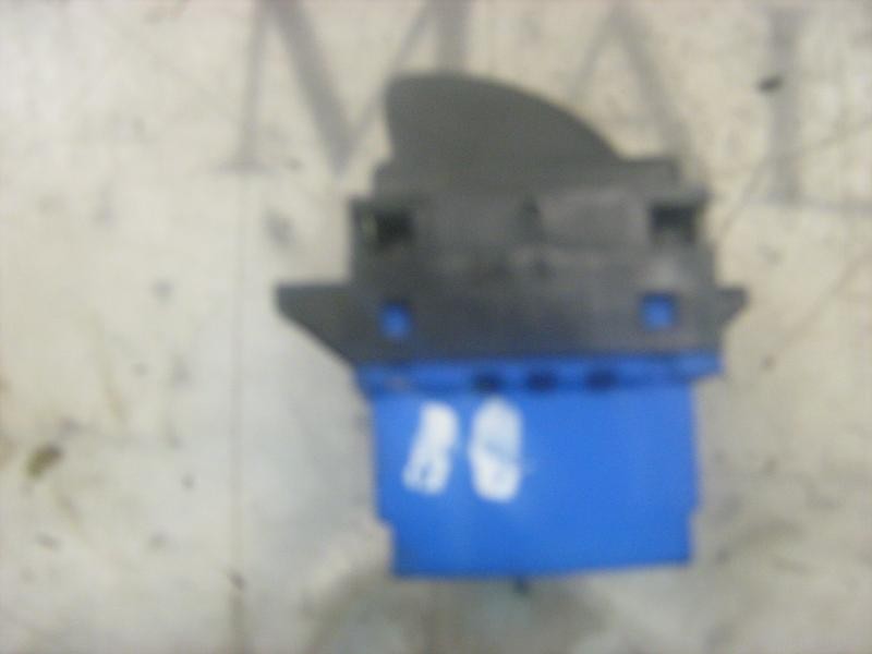 Recambio de mando elevalunas delantero derecho para renault laguna (b56) 1.9 dci rt referencia OEM IAM   