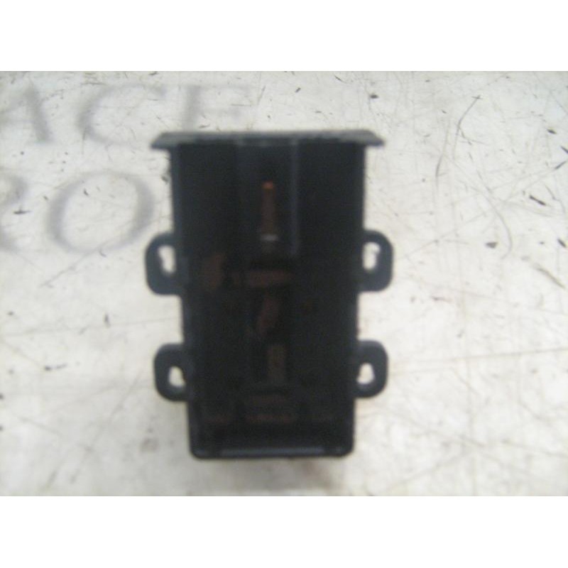 Recambio de mando elevalunas trasero izquierdo para honda civic berlina 5 (eu7/8) 1.6i es referencia OEM IAM   