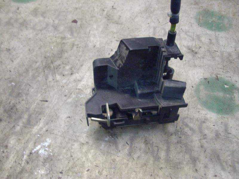 Recambio de cerradura puerta delantera derecha para fiat doblo cargo (223) 1.9 d furg. referencia OEM IAM   