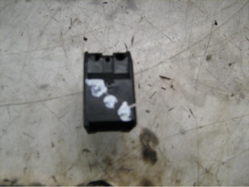 Recambio de mando elevalunas trasero izquierdo para volkswagen passat berlina (3b2) highline referencia OEM IAM   