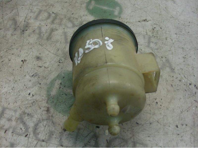 Recambio de deposito servo para hyundai matrix (fc) 1.6 gls referencia OEM IAM 5715017000  