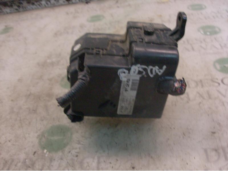 Recambio de caja reles / fusibles para hyundai matrix (fc) 1.6 gls referencia OEM IAM 9120017321 9120017321 