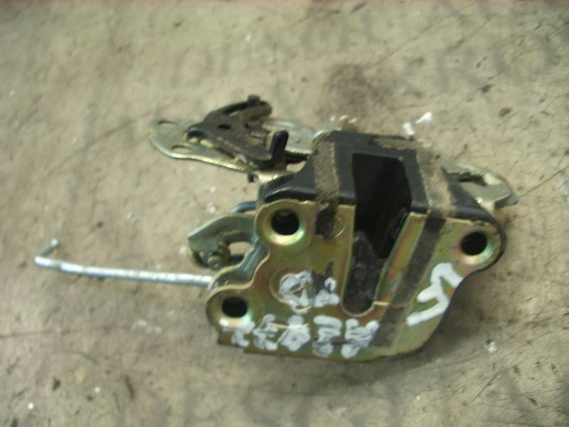 Recambio de cerradura puerta trasera derecha para opel monterey ls referencia OEM IAM   