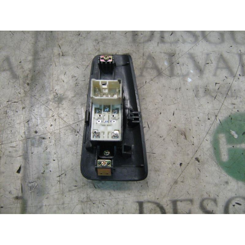 Recambio de mando elevalunas trasero izquierdo para kia cerato 2.0 ex crdi berlina (4-ptas.) referencia OEM IAM   