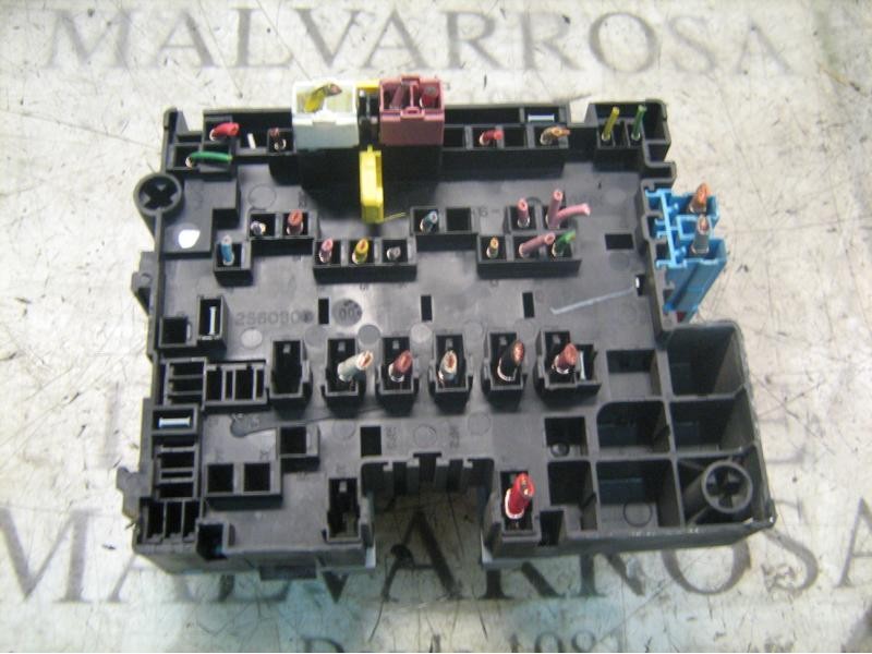 Recambio de caja reles / fusibles para citroën xsara berlina 1.6 attraction referencia OEM IAM   
