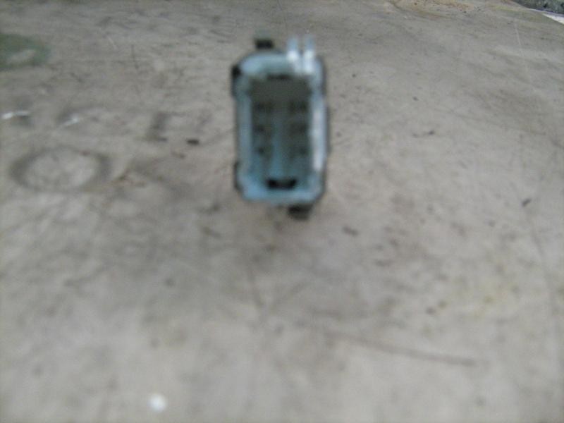 Recambio de mando elevalunas trasero izquierdo para renault megane ii berlina 5p confort dynamique referencia OEM IAM   