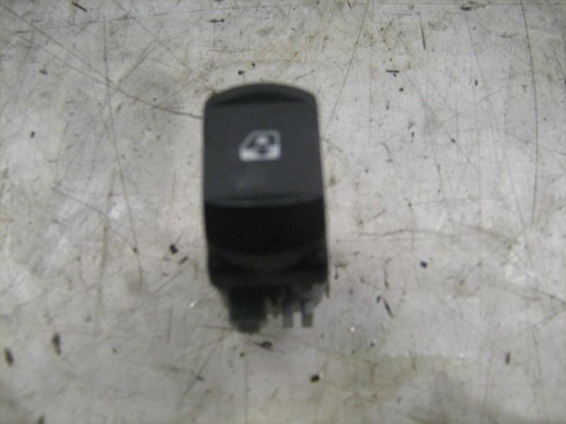 Recambio de mando elevalunas delantero derecho para renault megane ii berlina 5p confort dynamique referencia OEM IAM   