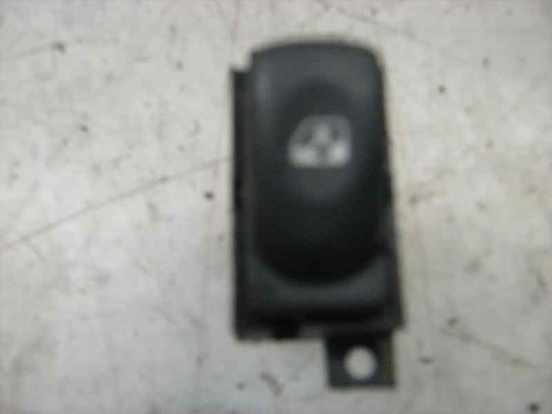 Recambio de mando elevalunas trasero izquierdo para renault laguna (b56) referencia OEM IAM   