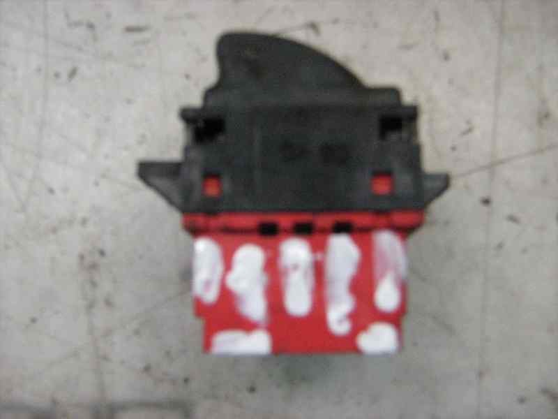 Recambio de mando elevalunas trasero izquierdo para renault laguna (b56) referencia OEM IAM   