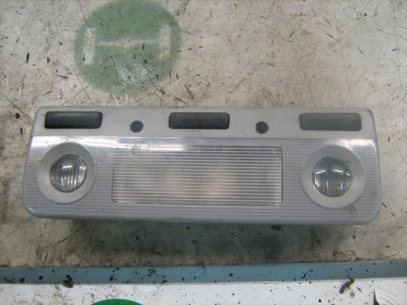 Recambio de piloto interior para bmw serie 5 berlina (e39) 528i referencia OEM IAM 63318369511  