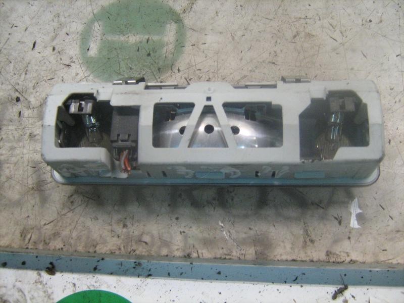 Recambio de piloto interior para bmw serie 5 berlina (e39) 528i referencia OEM IAM 63318369511  