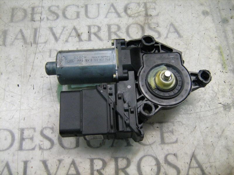 Recambio de motor elevalunas trasero derecho para volkswagen golf iv berlina (1j1) 1.6 16v referencia OEM IAM   