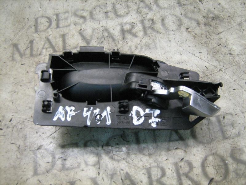Recambio de maneta interior delantera izquierda para peugeot 307 break/sw (s2) xs referencia OEM IAM   