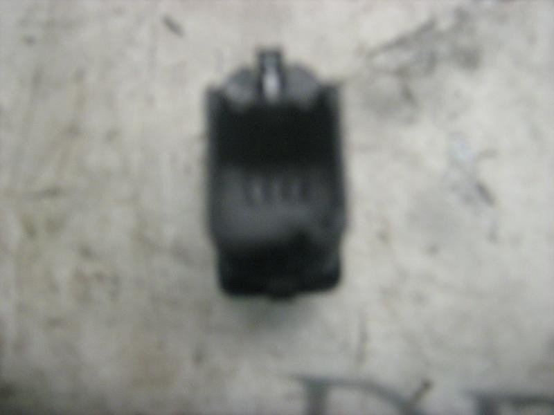 Recambio de mando elevalunas trasero izquierdo para ford focus berlina (cap) ghia referencia OEM IAM   