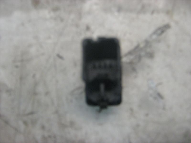 Recambio de mando elevalunas trasero derecho para ford focus berlina (cap) ghia referencia OEM IAM   