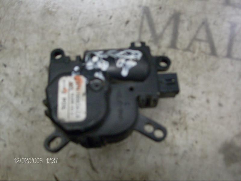 Recambio de motor apertura trampillas climatizador para ford fiesta (cbk) ghia referencia OEM IAM   