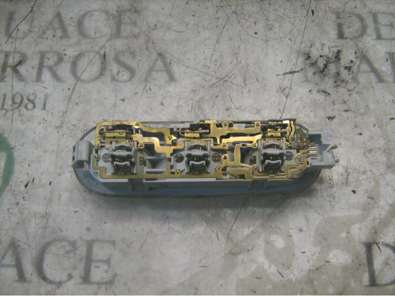 Recambio de piloto interior para renault megane ii berlina 3p confort authentique referencia OEM IAM   