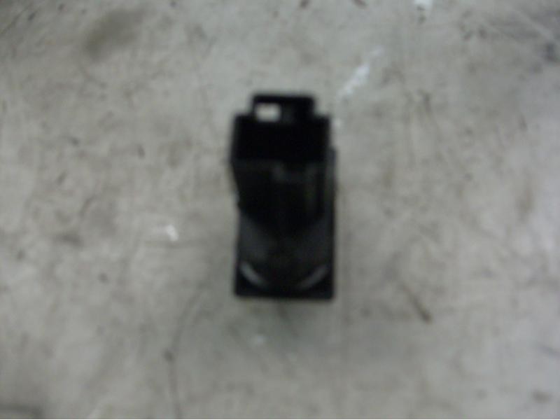 Recambio de mando elevalunas delantero izquierdo para ford mondeo berlina (ge) ghia referencia OEM IAM   