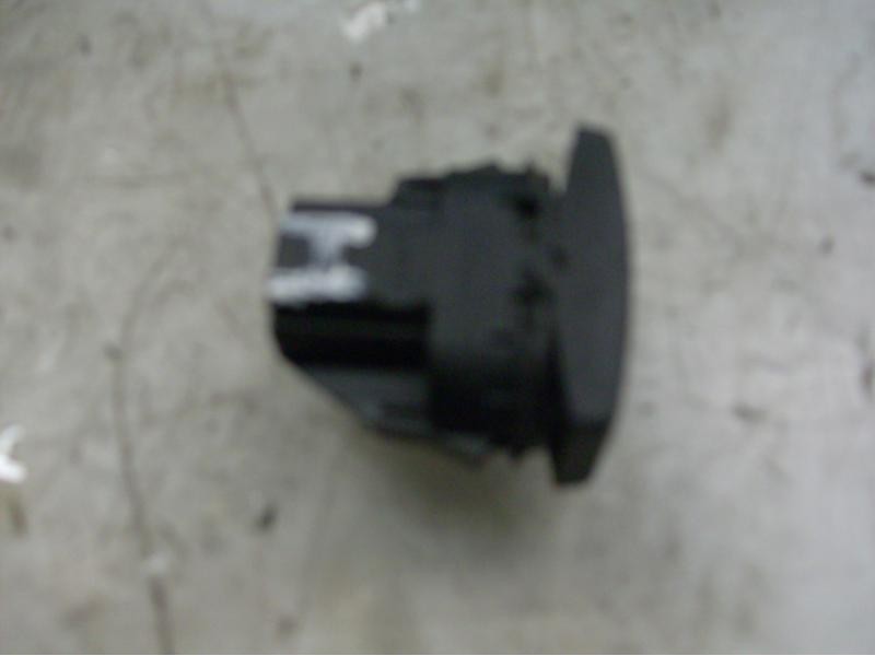 Recambio de mando elevalunas delantero izquierdo para ford mondeo berlina (ge) ghia referencia OEM IAM   