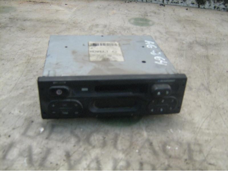 Recambio de sistema audio / radio cd para renault mascot 130.65 referencia OEM IAM   