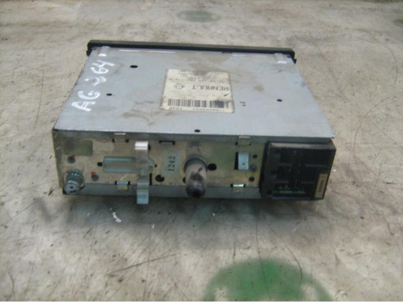 Recambio de sistema audio / radio cd para renault mascot 130.65 referencia OEM IAM   
