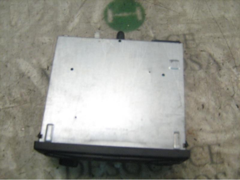 Recambio de sistema audio / radio cd para renault mascot 130.65 referencia OEM IAM   