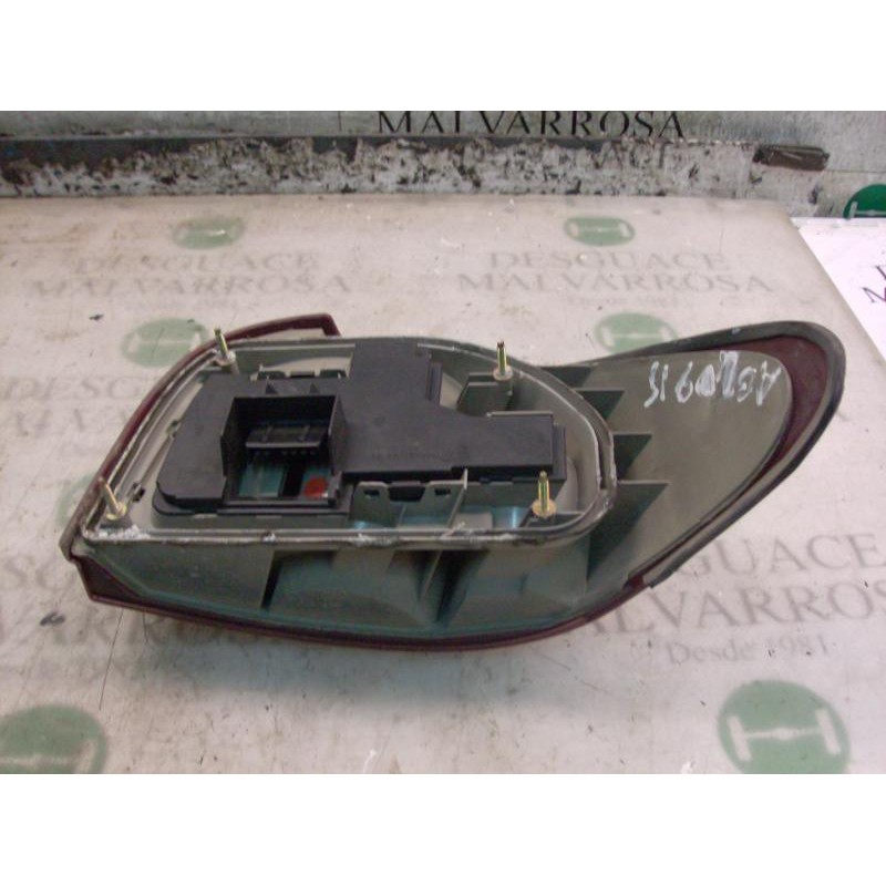 Recambio de piloto trasero izquierdo para ford mondeo berlina/familiar (fd) 1.6 16v cat referencia OEM IAM   