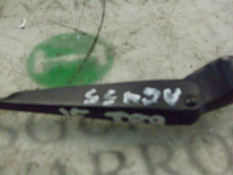 Recambio de brazo limpia trasero para ford fiesta (cbk) ghia referencia OEM IAM   