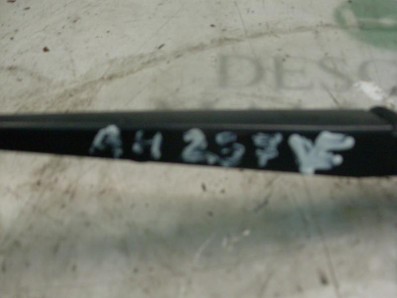 Recambio de brazo limpia delantero izquierdo para audi a3 (8l) 1.9 tdi ambiente referencia OEM IAM 1J1955409A  