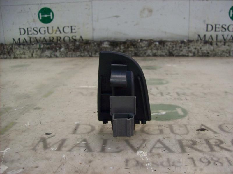 Recambio de mando elevalunas delantero derecho para audi a6 berlina (4b2) 2.5 tdi referencia OEM IAM   
