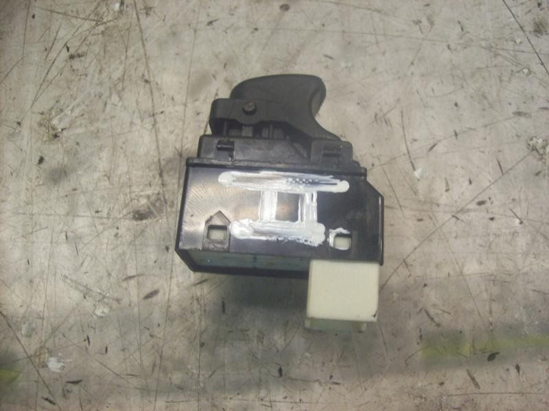 Recambio de mando elevalunas delantero derecho para hyundai accent (lc) gls referencia OEM IAM 9358025005PK 621W04620 621W04620