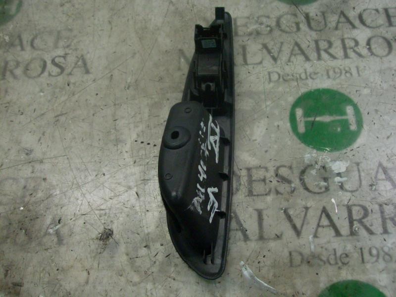 Recambio de mando elevalunas trasero derecho para nissan primera berlina (p12) acenta referencia OEM IAM   