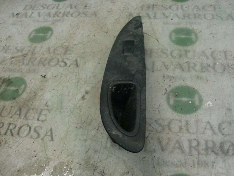 Recambio de mando elevalunas delantero derecho para nissan primera berlina (p12) acenta referencia OEM IAM   