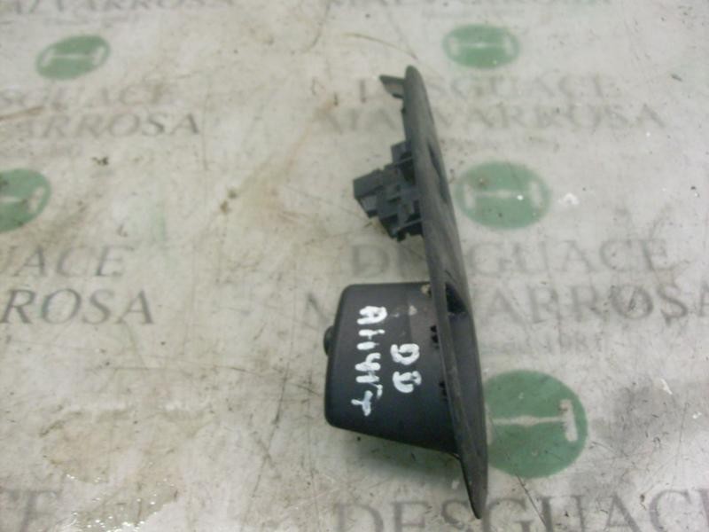 Recambio de mando elevalunas delantero derecho para nissan primera berlina (p12) acenta referencia OEM IAM   