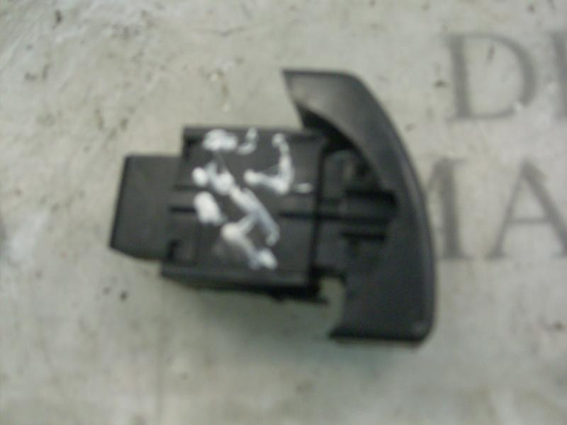 Recambio de warning para opel corsa c enjoy referencia OEM IAM   