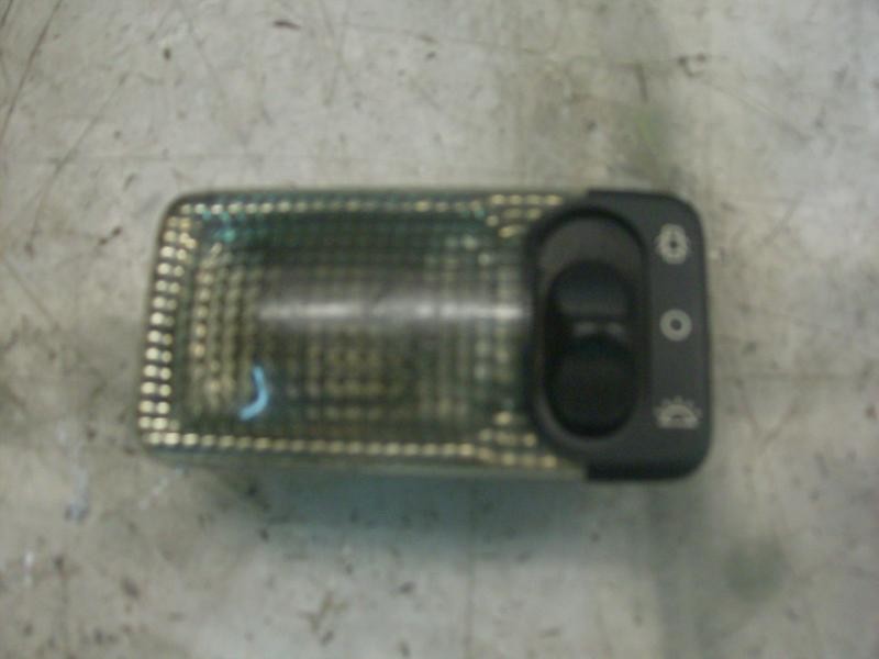 Recambio de piloto interior para citroën xsara berlina 2.0 hdi exclusive (80kw) referencia OEM IAM   