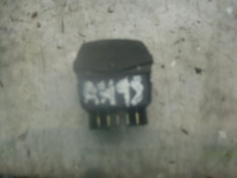 Recambio de mando elevalunas trasero izquierdo para citroën xsara berlina 1.9 diesel referencia OEM IAM   