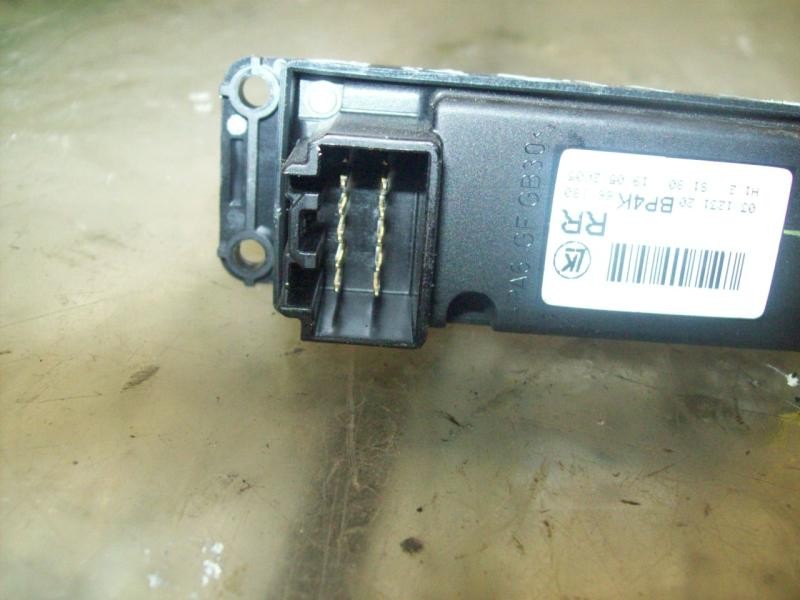 Recambio de mando elevalunas trasero derecho para mazda 3 berlina (bk) 1.6 crdt active referencia OEM IAM   