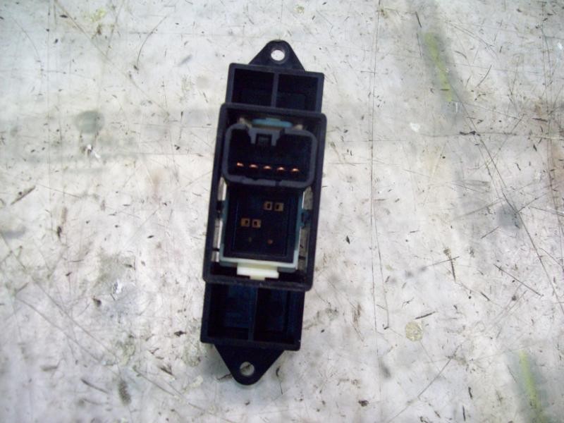 Recambio de mando elevalunas delantero derecho para mitsubishi colt berlina 3 (cz) 1.1 invite referencia OEM IAM   