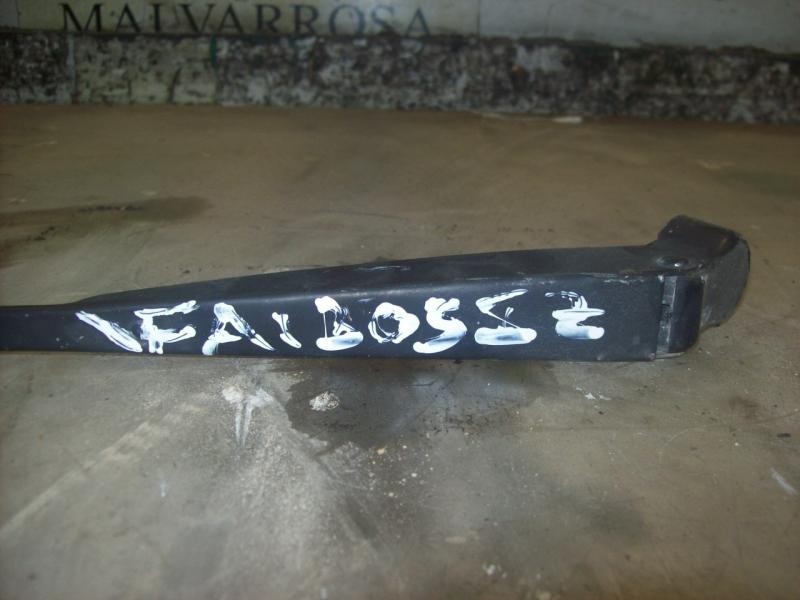 Recambio de brazo limpia delantero izquierdo para nissan pick-up (d22) td doble cabina 4x4 referencia OEM IAM   