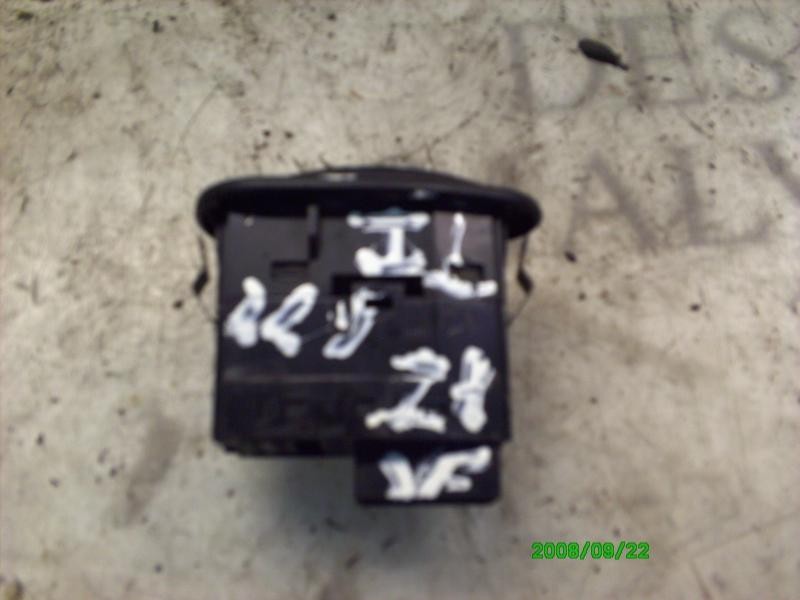 Recambio de mando elevalunas trasero izquierdo para mitsubishi santamo (hyundai) santamo luxe referencia OEM IAM   