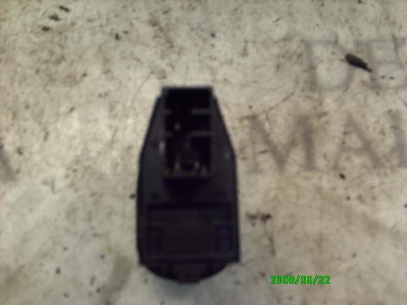 Recambio de mando elevalunas trasero izquierdo para mitsubishi santamo (hyundai) santamo luxe referencia OEM IAM   