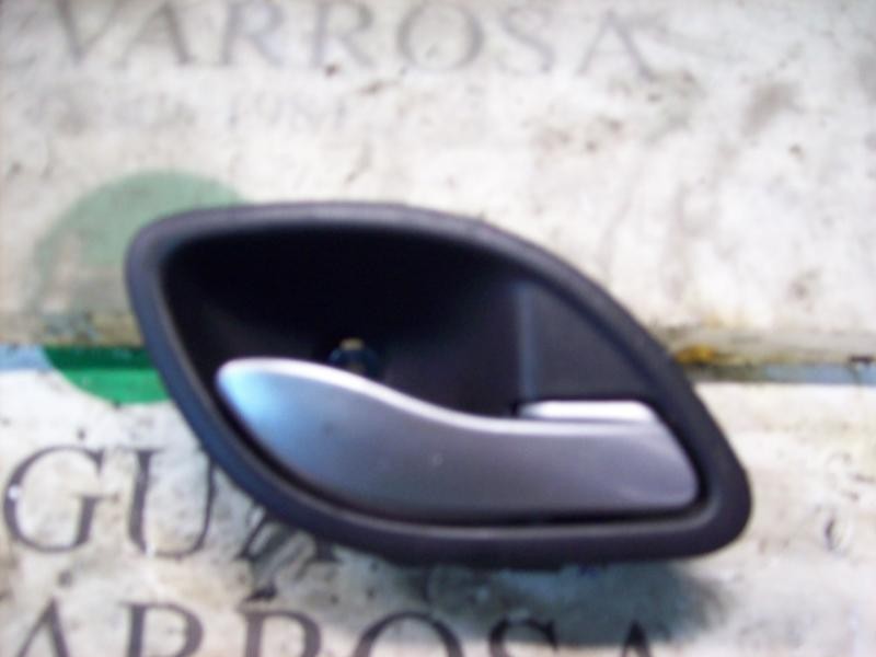 Recambio de maneta interior trasera derecha para renault laguna ii grandtour (kg0) dynamique referencia OEM IAM   