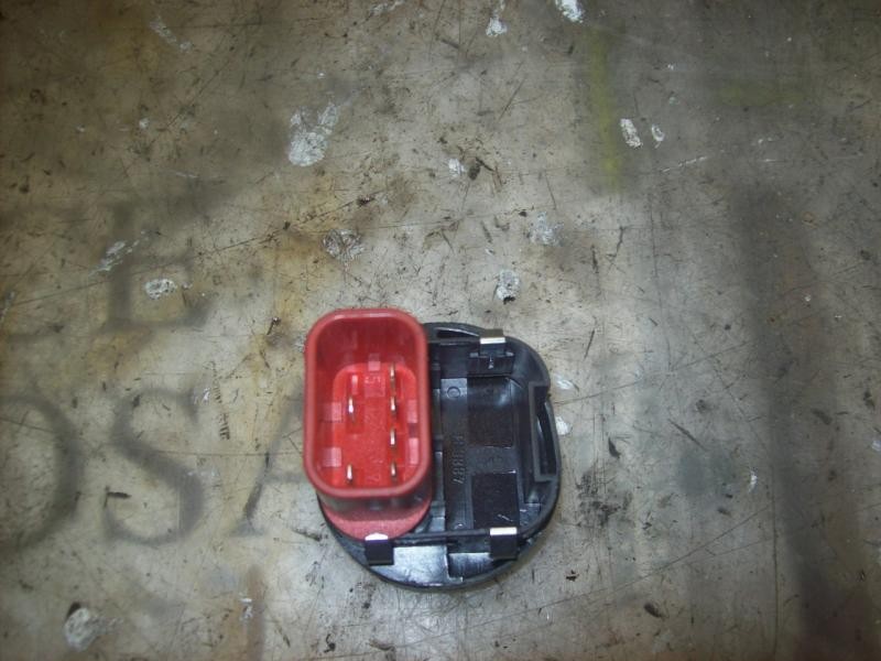 Recambio de mando elevalunas trasero izquierdo para ford fiesta (cbk) ghia referencia OEM IAM   