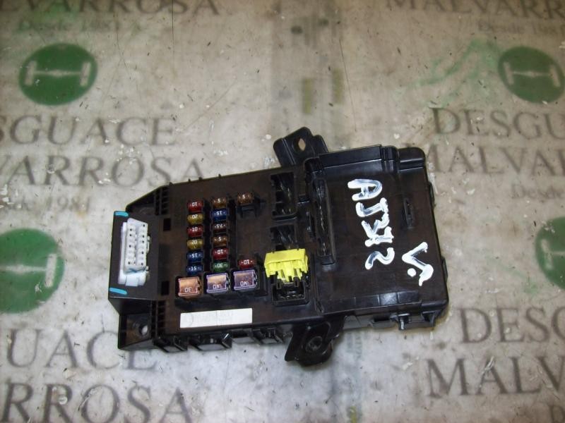 Recambio de caja reles / fusibles para toyota avensis monovolumen (t22) 2.0 sol referencia OEM IAM 8273005010 8273005010 