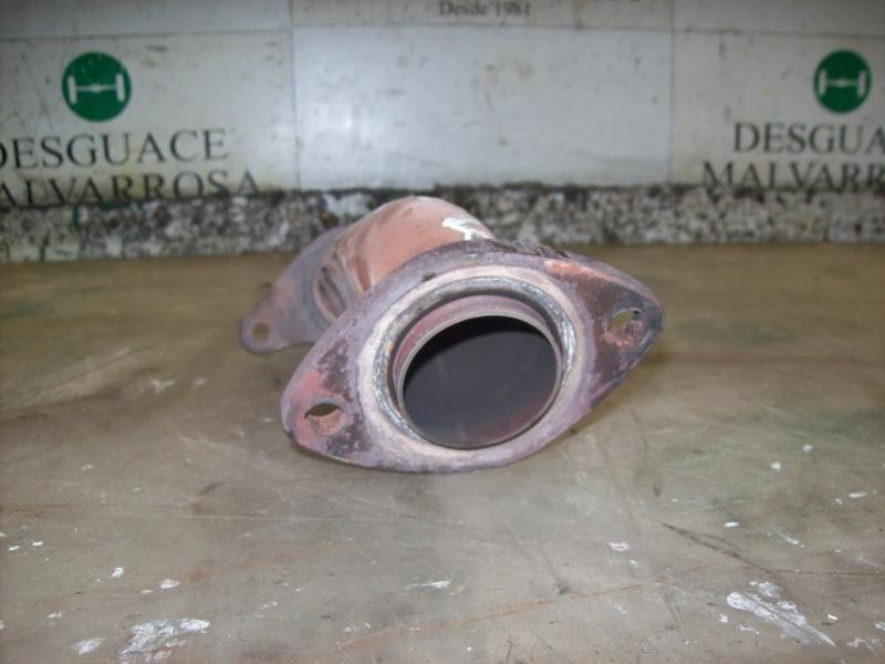 Recambio de salida colector para toyota avensis monovolumen (t22) 2.0 sol referencia OEM IAM 1741003250  