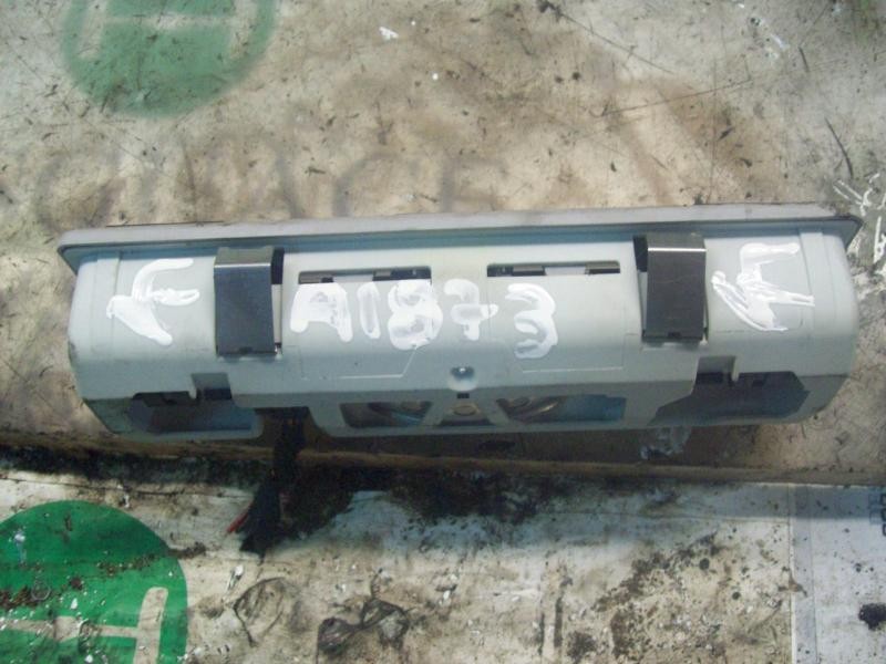 Recambio de piloto interior para bmw serie 5 berlina (e39) 523i referencia OEM IAM 63318369511  