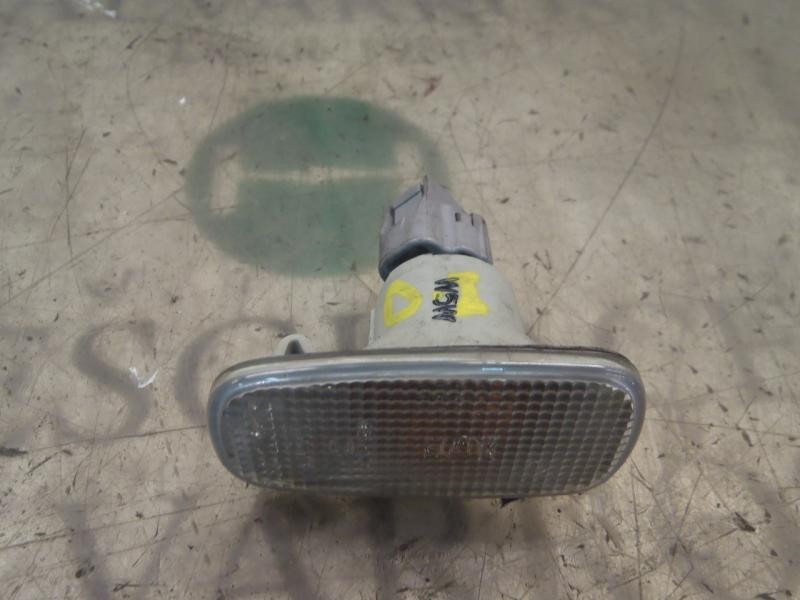 Recambio de piloto lateral izquierdo para toyota prius (nhw20) sol referencia OEM IAM 8173053011  